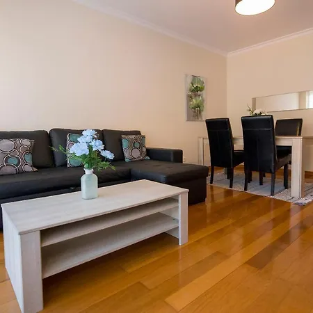 Patricia's Plaza Apartment *
